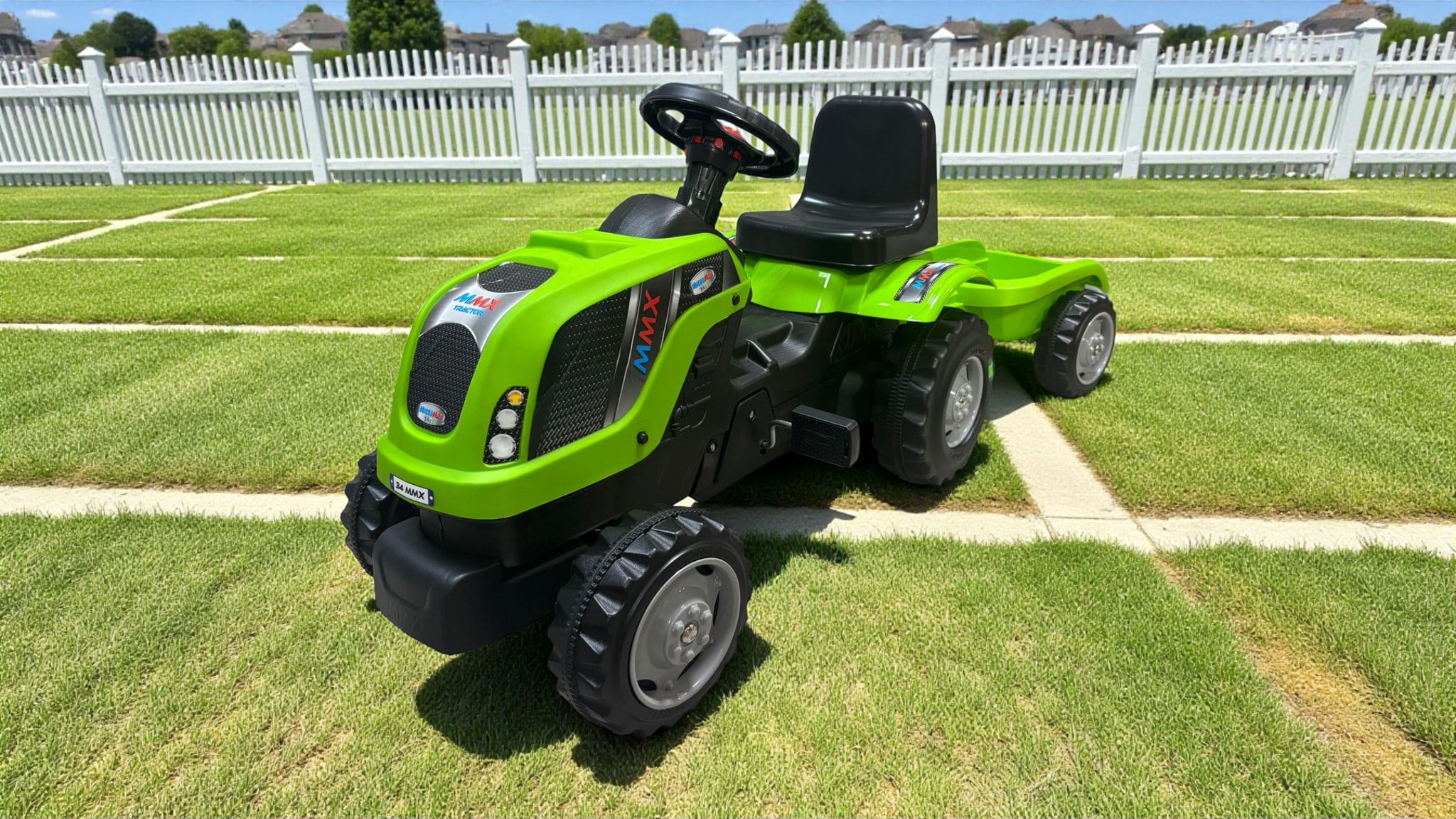 Dečiji traktor sa prikolicom
